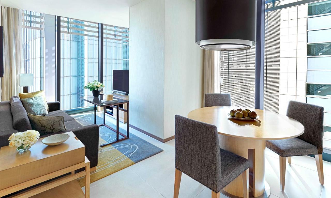 Oakwood Premier Tokyo Hotel Exterior foto A typical apartment at The Suites at The Standard